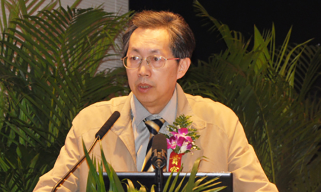中国社会科学院信息化研究中心秘书长姜奇平以《智慧企业三化融合：业务平台化、员工创客化、用户个性化》为主题发表了精彩演讲