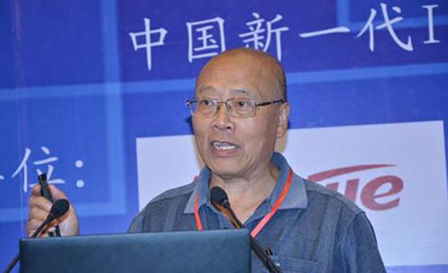 资深信息化专家、原中国信息协会副会长胡小明发表了题为《对新型智慧城市建设顶层设计的思考》的精彩演讲